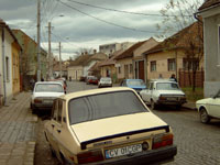 Straat vol met Dacia's